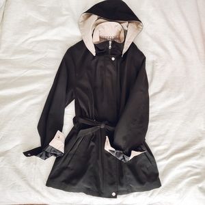 Liz Claiborne | Classic trench